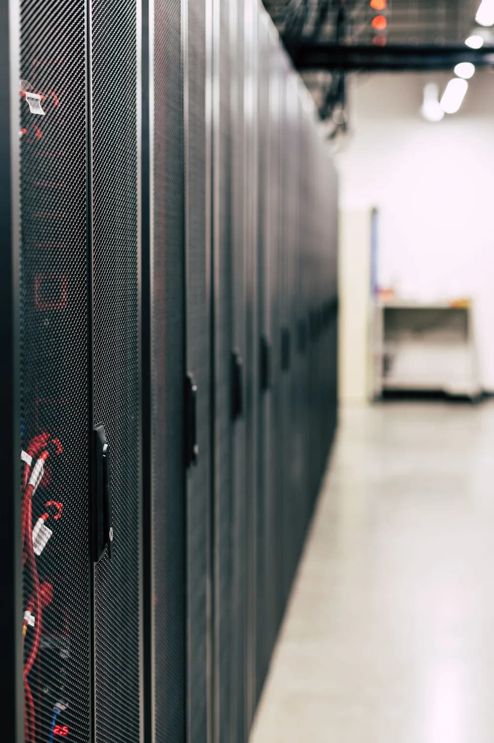 Corridoio di rack server in un data center
